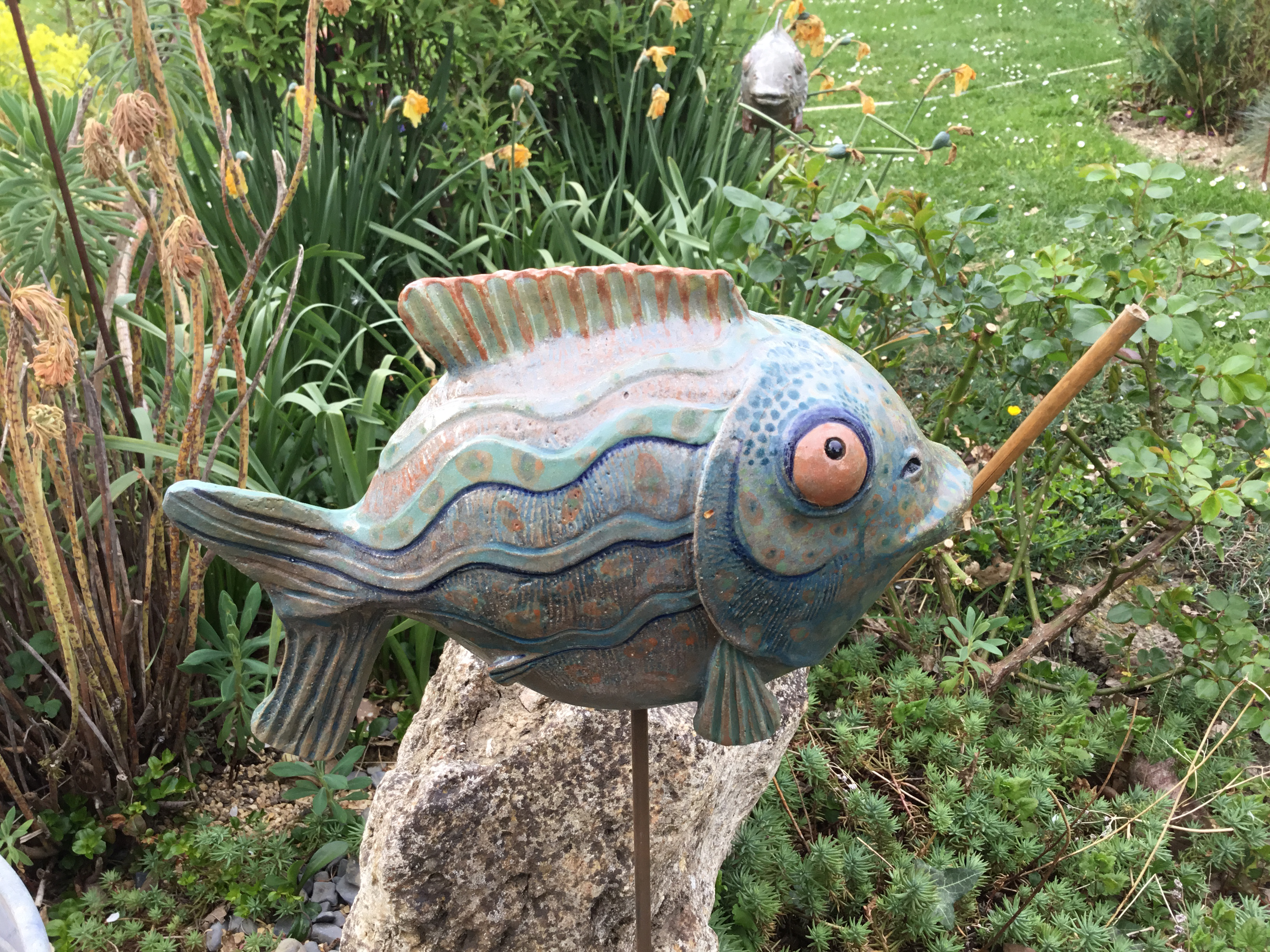 Poisson boule : Grès, matière ingélive (cuisson à 1300°).