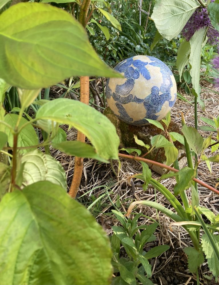 Boule en grès haute température bleue-jaune